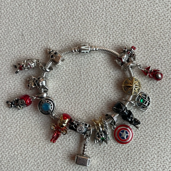 AUTHENTIC Marvel Pandora Bracelet with New charms and Rare Retired charms! - Picture 4 of 4